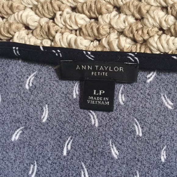 4 for $25🌟Ann Taylor LP blue and white top. - Picture 2 of 2
